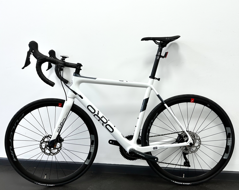 EX-DISPLAY Orro Gold EVO 105 Hydro Road Bike Large 2023 in White Gloss-1